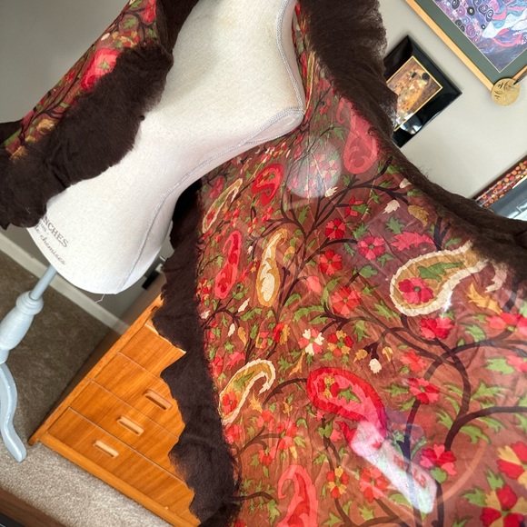 Beautiful Silk and Felt wrap, scarf, brown and red, like new - Picture 5 of 10
